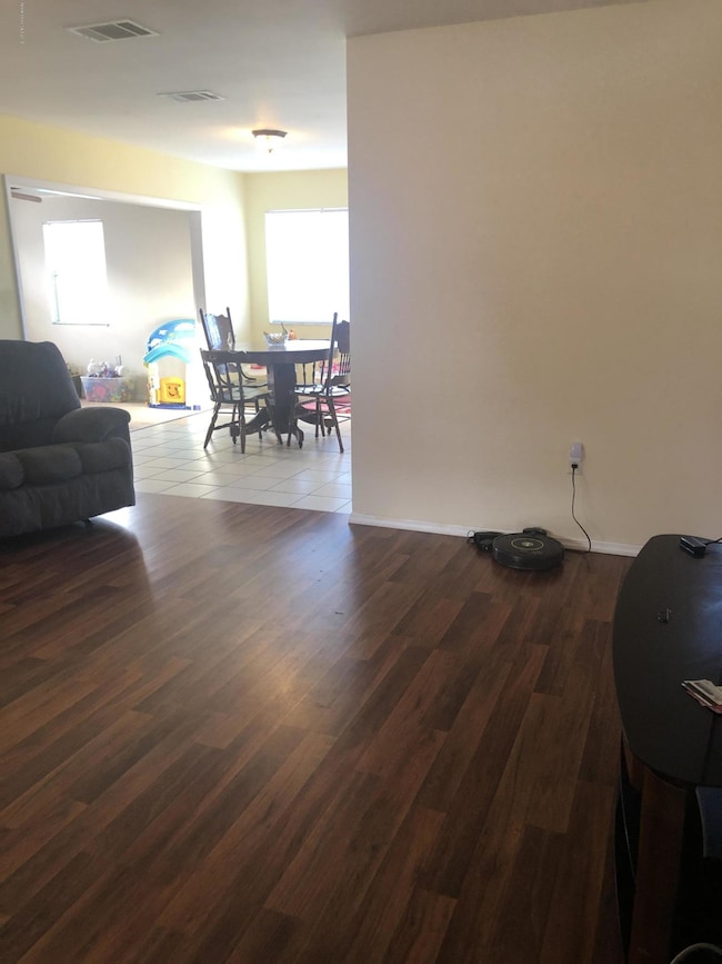 Living room 1