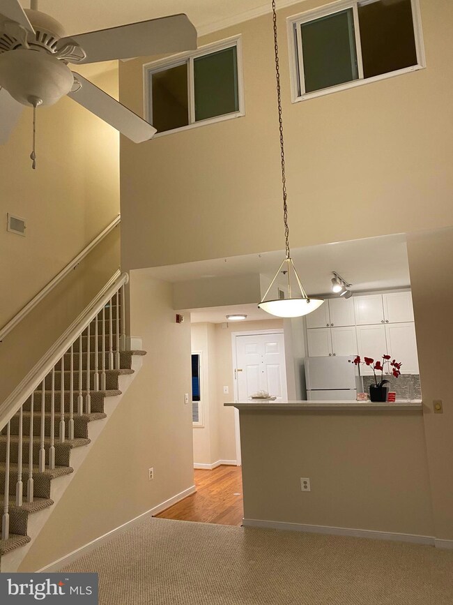 Lillian Court unit 415, McLean, VA 22102 - photo 5