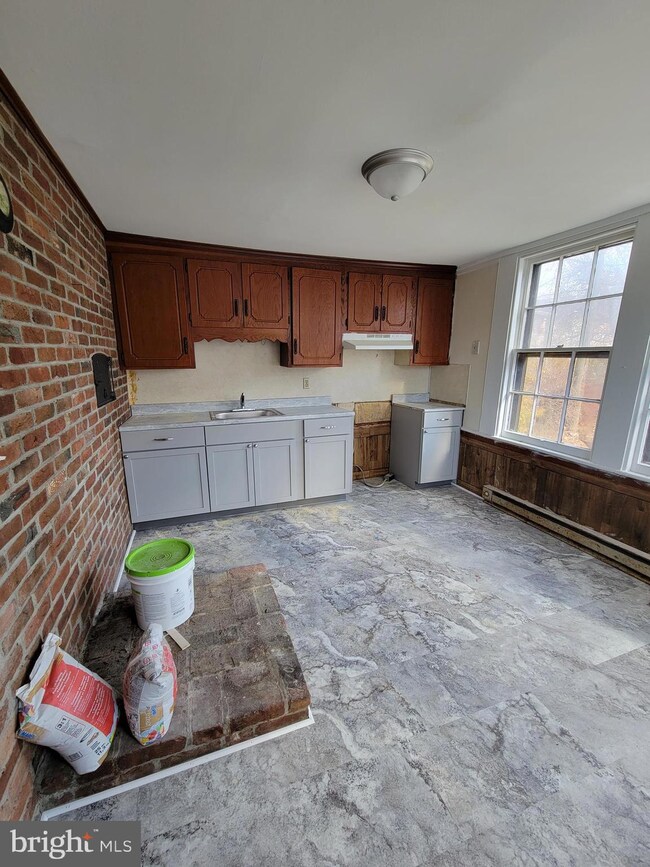 280 S Main St, Chambersburg, PA 17201 - photo 6