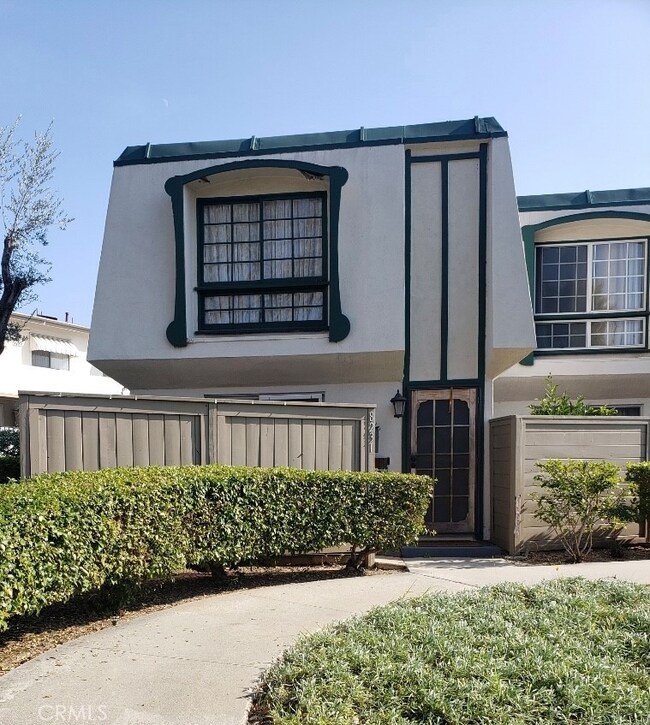 8231 Henderson Green, Buena Park, CA 90621 - photo 3