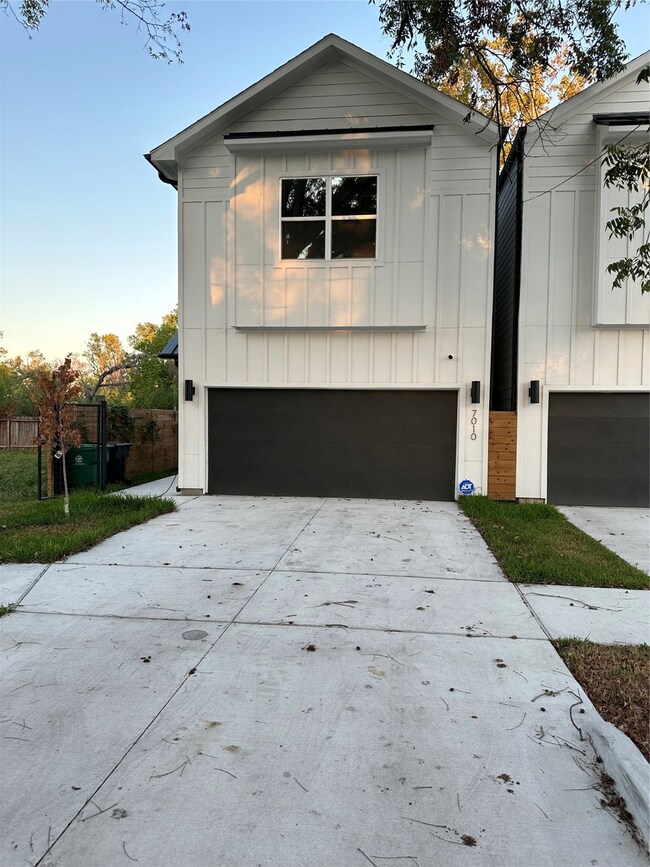 7010 Emma Lou St, Houston, TX 77088 - photo 2