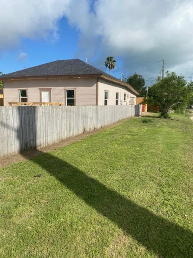 202 W Jefferson St, Port Isabel, TX 78578 - photo 4