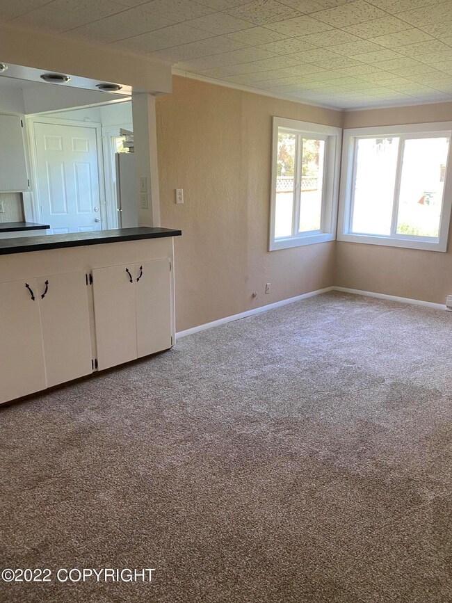 3406 Wyoming Dr unit 2, Anchorage, AK 99517 - photo 3