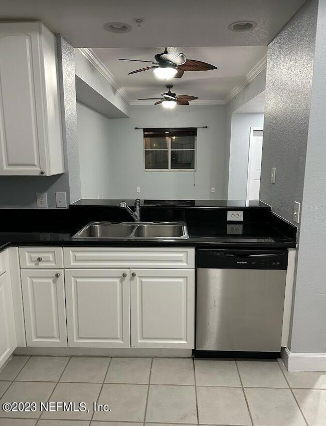 9745 Touchton Rd unit 103, Jacksonville, FL 32246 - photo 5