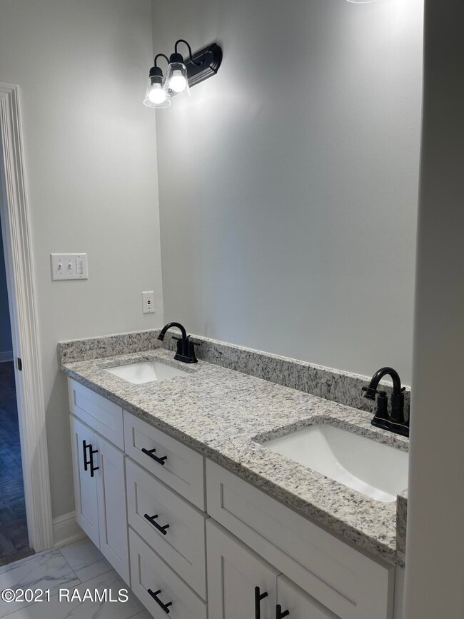 B8FECB3C-7F5F-4D33-8978-DAA3C99E2C62