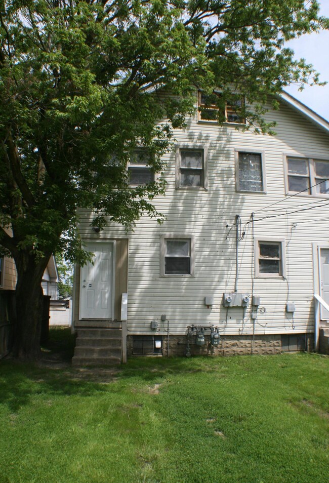 2729 Sullivant Back of the House (2)