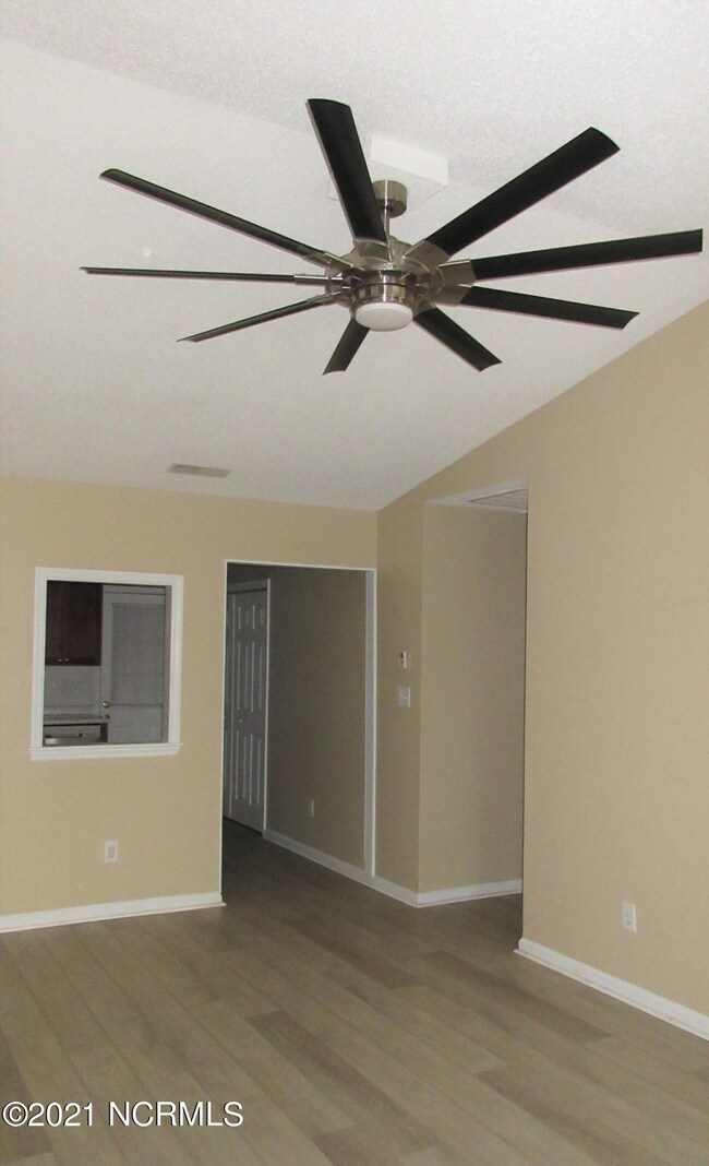 113 Creekview Dr, Jacksonville, NC 28540 - photo 4