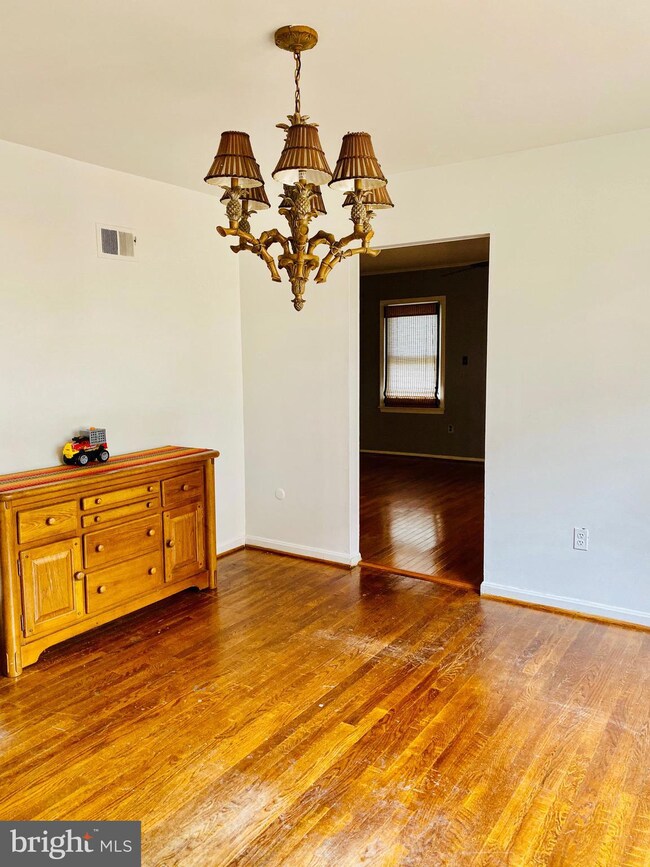 9817 Worrell Ave, Glenn Dale, MD 20769 - photo 5