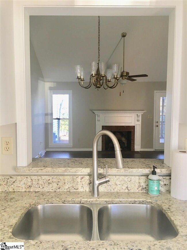 7 Spring View Ln, Taylors, SC 29687 - photo 6