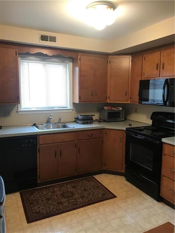 897 Cold Spring Rd unit 10, Allentown, PA 18103 - photo 4