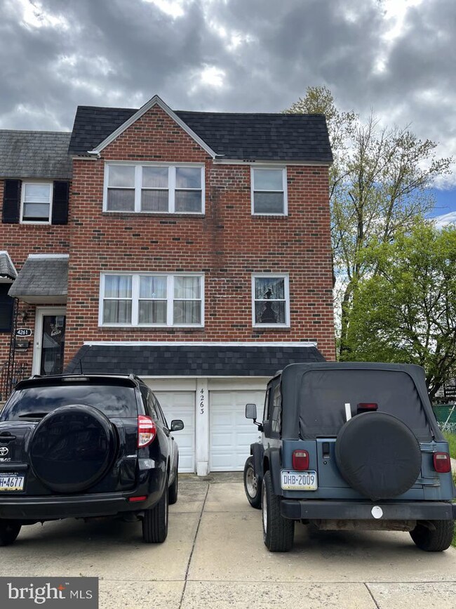 4263 Lyman Dr, Philadelphia, PA 19114 - photo 2