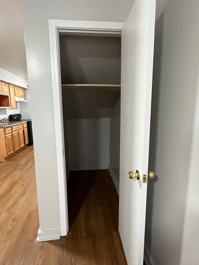 385 Putnam Ave unit 38, Hamden, CT 06517 - photo 5