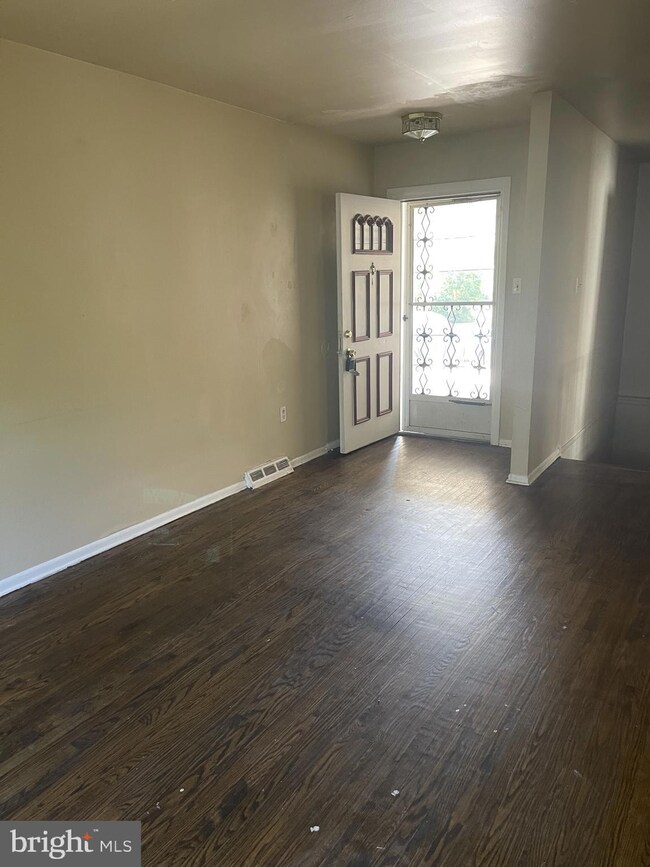 707 Appletree Ct, Claymont, DE 19703 - photo 5