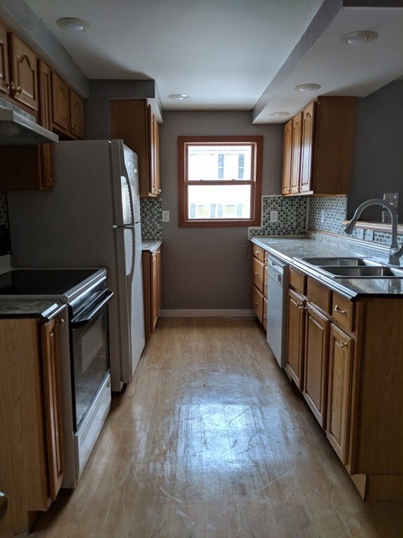 15 Summer St, Easthampton, MA 01027 - photo 6