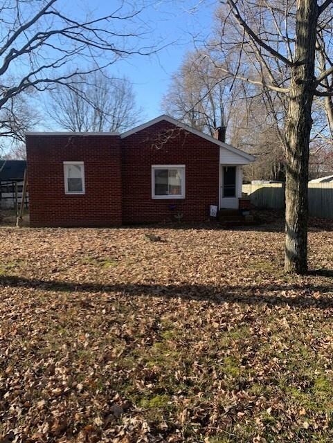 2915 10th St, Columbus, IN 47201 - photo 2