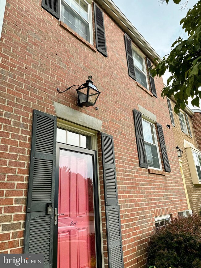 10 Pinecone Ct, Parkville, MD 21234 - photo 2