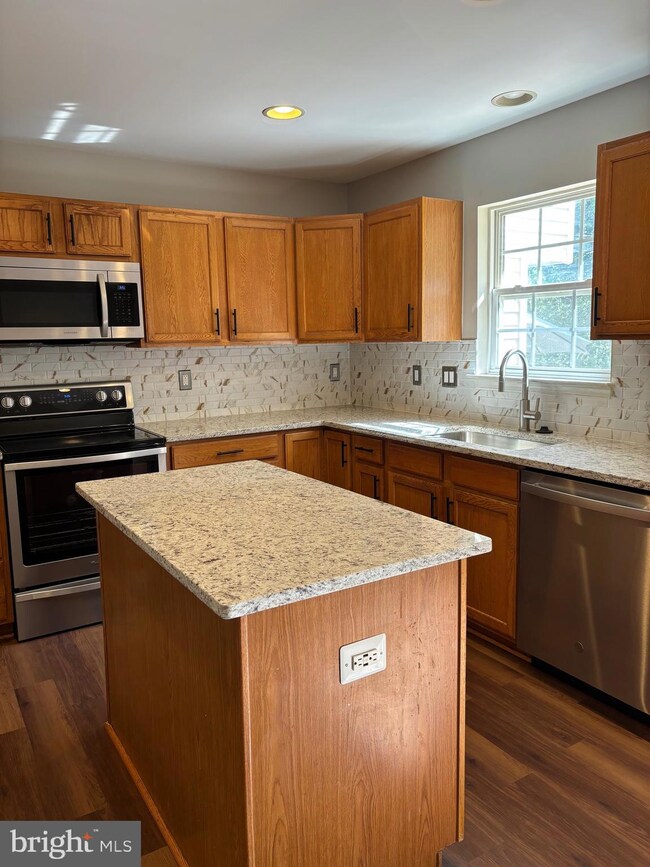 802 Pendleton Ln, Strasburg, VA 22657 - photo 6