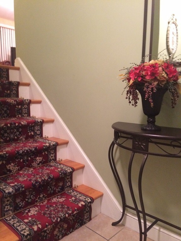 90 Ledgecrest Dr, Worcester, MA 01603 - photo 3