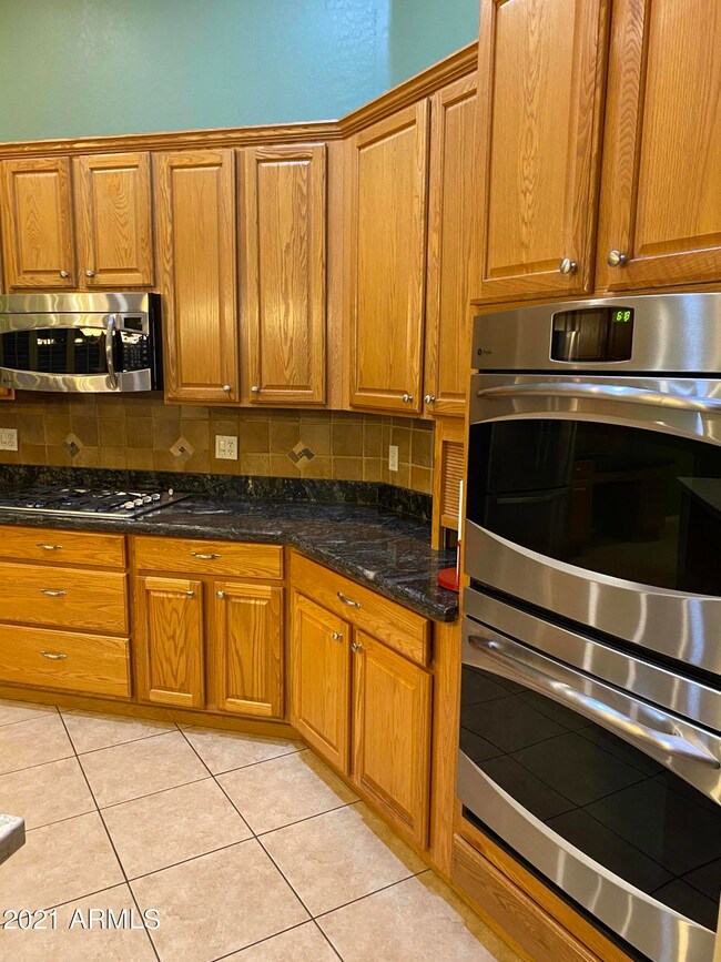 Beauty and Function with two ovens, gas