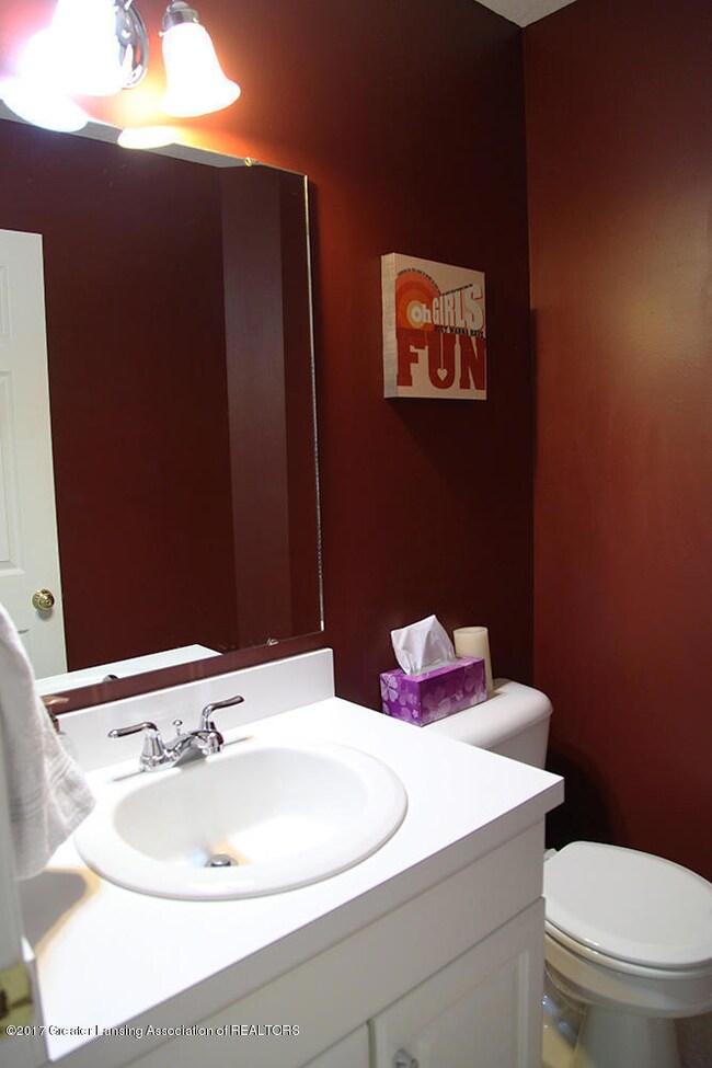 Bathroom 1 IMG_8738