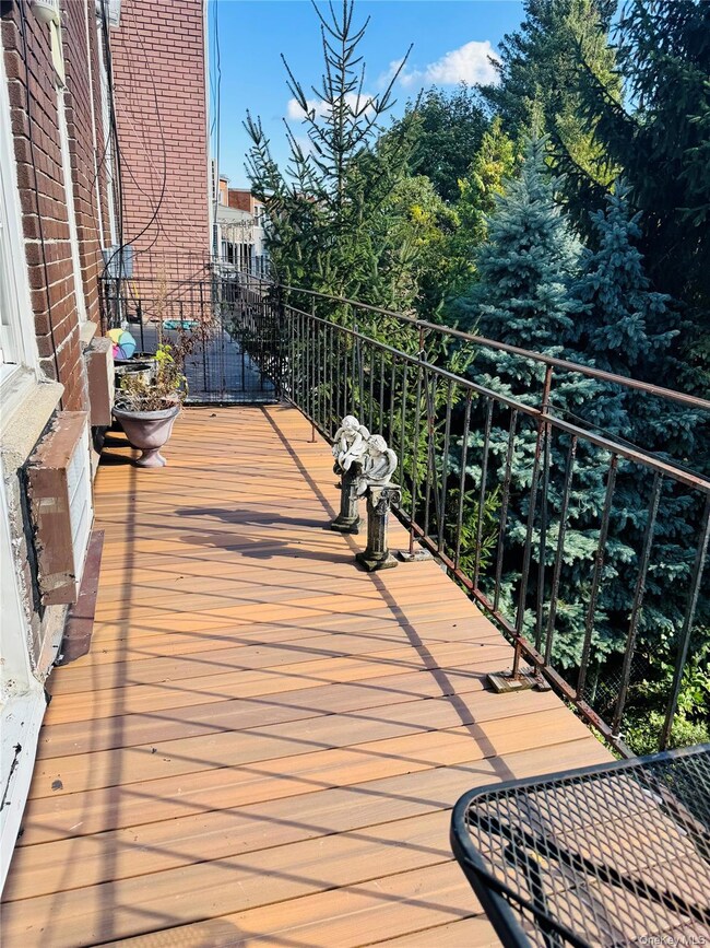 210-24 23rd Ave, Flushing, NY 11360 - photo 5