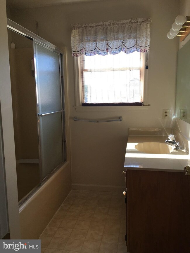 2799 Fillmore Dr, Chambersburg, PA 17201 - photo 4