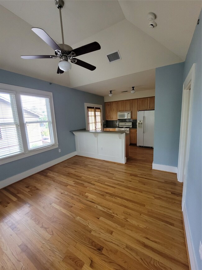 947 Redan St, Houston, TX 77009 - photo 7