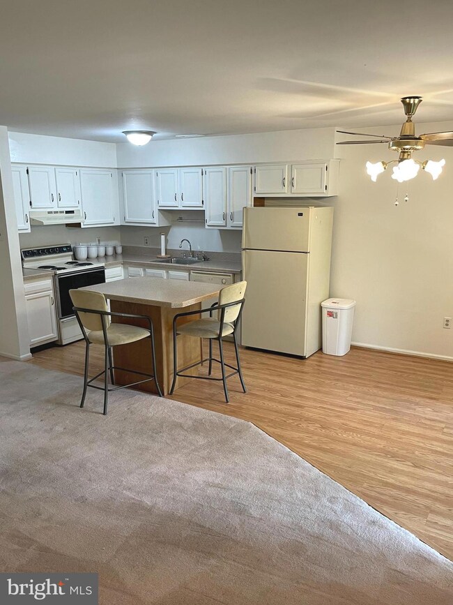 33 Summit Ct unit 236A, Marlton, NJ 08053 - photo 2