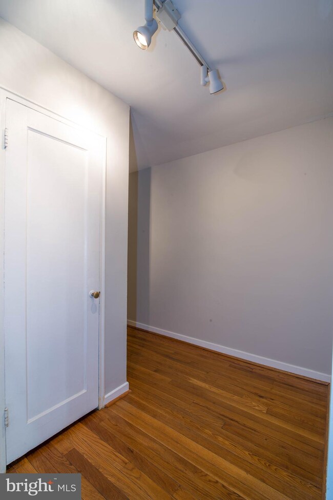 2312 Colston Dr unit 103, Silver Spring, MD 20910 - photo 6