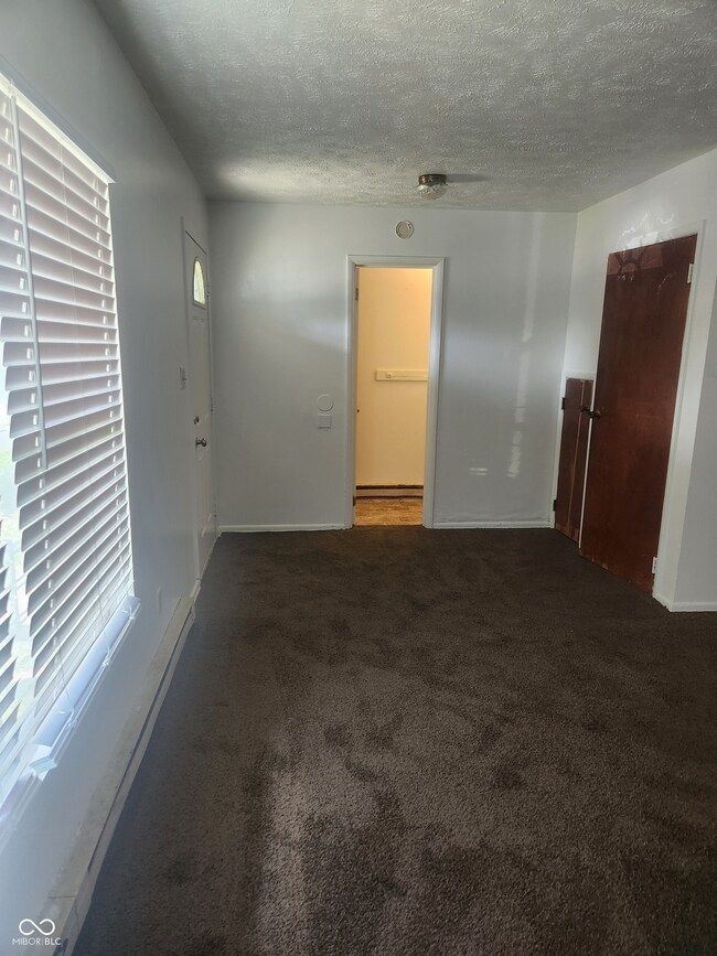 4416 Maple Ln, Indianapolis, IN 46226 - photo 5