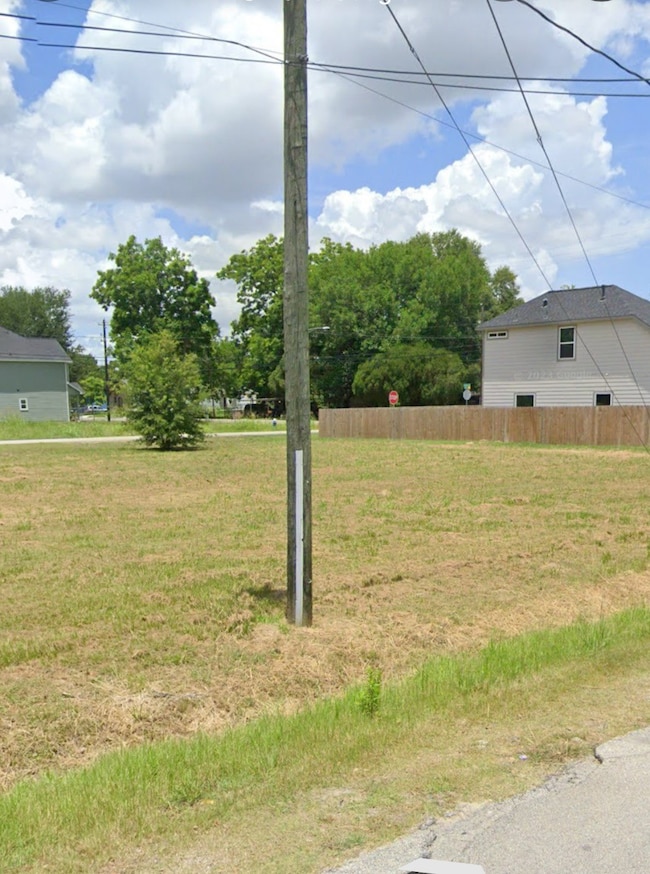 7845 Dyer St, Houston, TX 77088 - photo 5