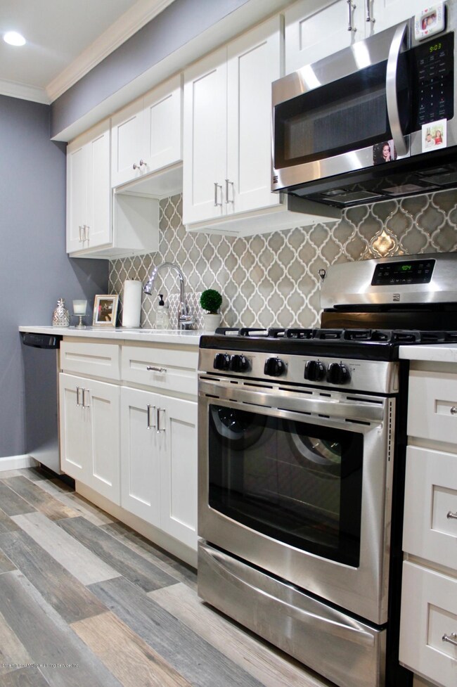 8 Redwood Loop, Staten Island, NY 10309 - photo 5