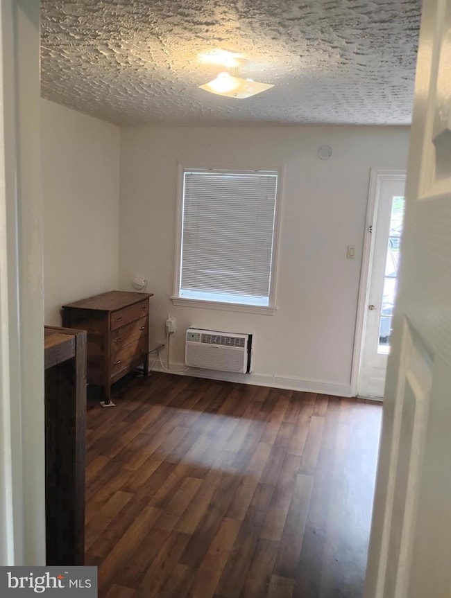 268 Wilkes St unit 8, Berkeley Springs, WV 25411 - photo 3