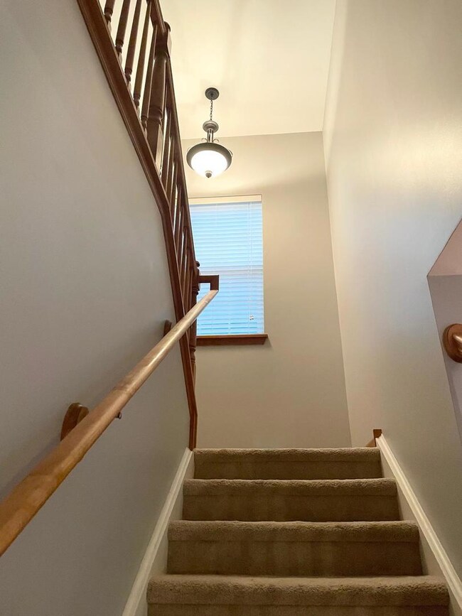 unlisted-address, Oswego, IL 60543 - photo 6