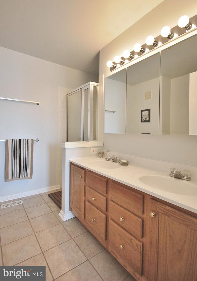 45475 Caboose Terrace unit 303, Sterling, VA 20166 - photo 7