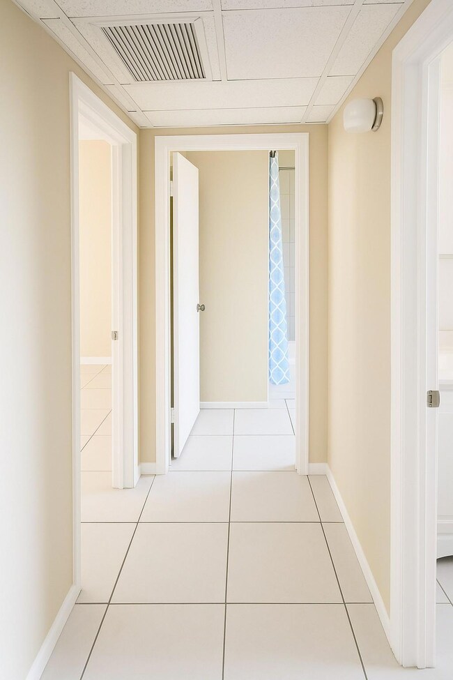 11340 Royal Palm Blvd unit 11340, Coral Springs, FL 33065 - photo 7