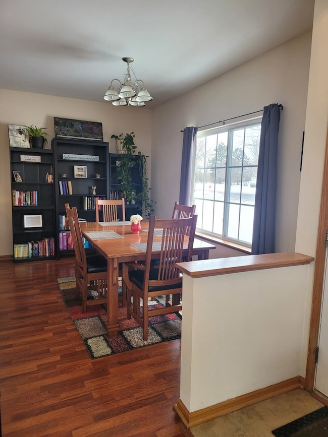 3642 Roanoke Ave, Carpentersville, IL 60110 - photo 3