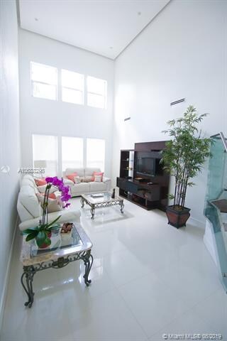 10744 NW 70th St, Doral, FL 33178 - photo 5