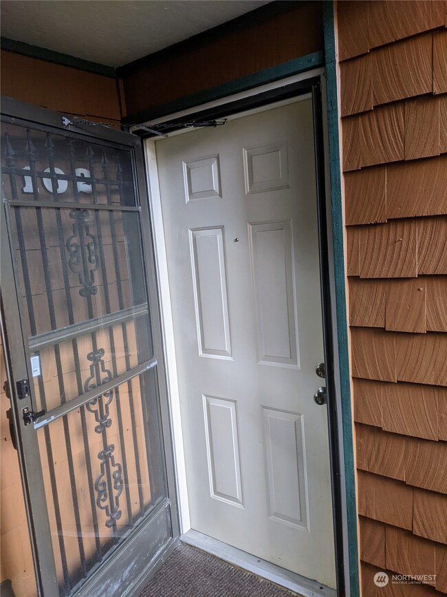 7310 N Skyview Place unit B102, Tacoma, WA 98406 - photo 2