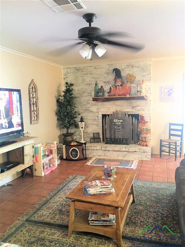 2501 Redbud St, Kilgore, TX 75662 - photo 7