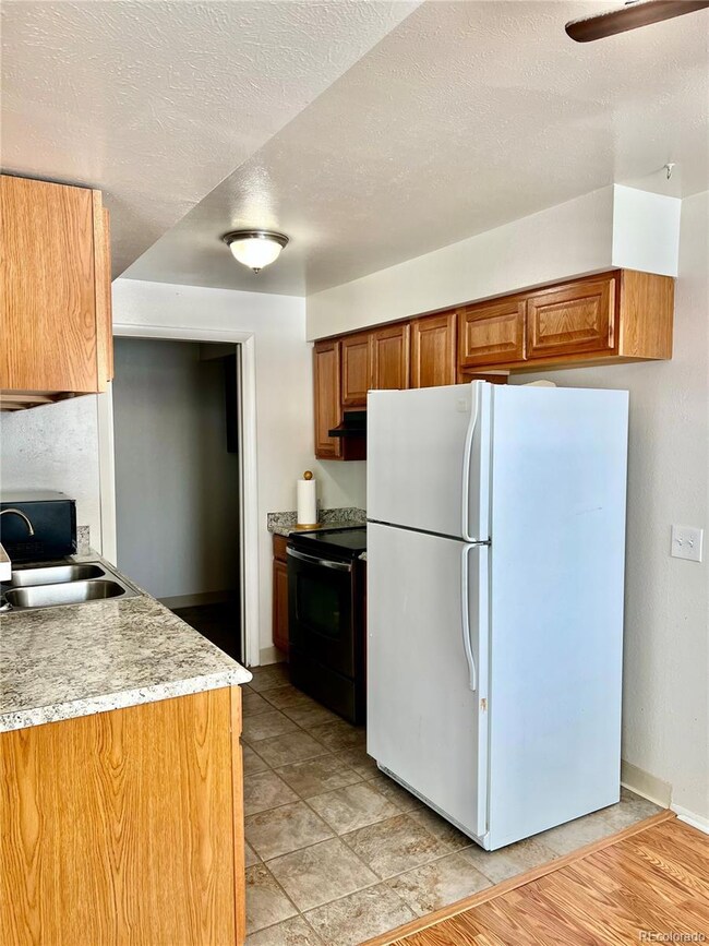 7700 W Glasgow Place unit 19A, Littleton, CO 80128 - photo 5