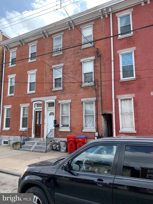 532 E Main St, Norristown, PA 19401 - photo 2