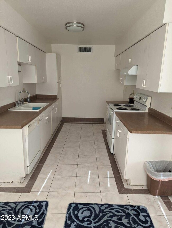 6811 N 81st Ln, Glendale, AZ 85303 - photo 7