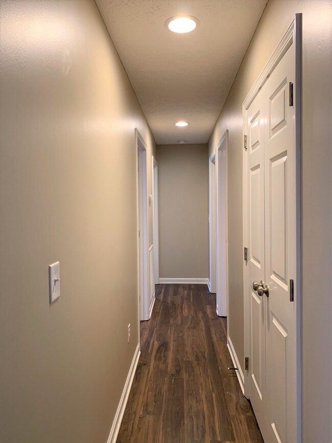 213 W Moore St, Manchester, TN 37355 - photo 7