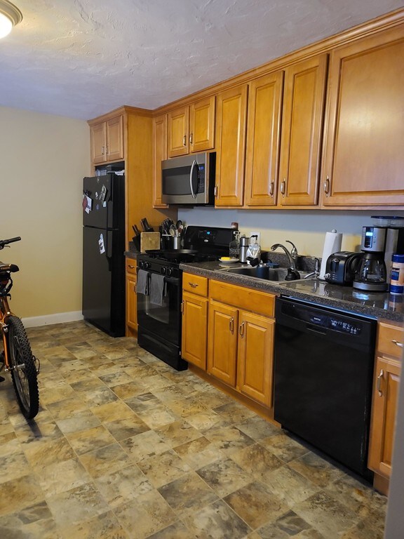 561 E 8th St unit 1, Boston, MA 02127 - photo 2