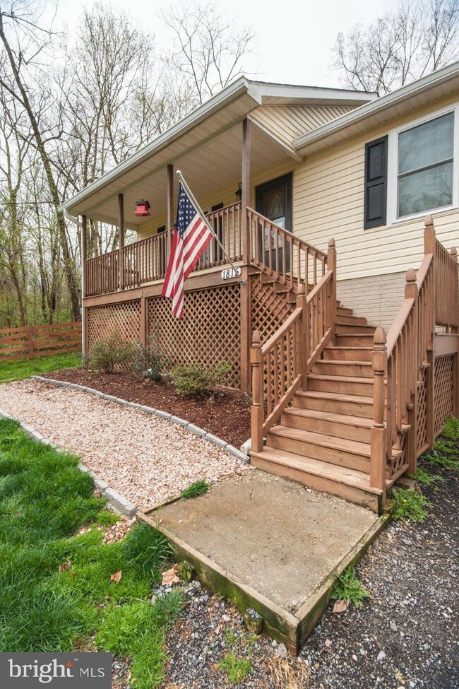 1815 Shenandoah River Dr, Harpers Ferry, WV 25425 - photo 3