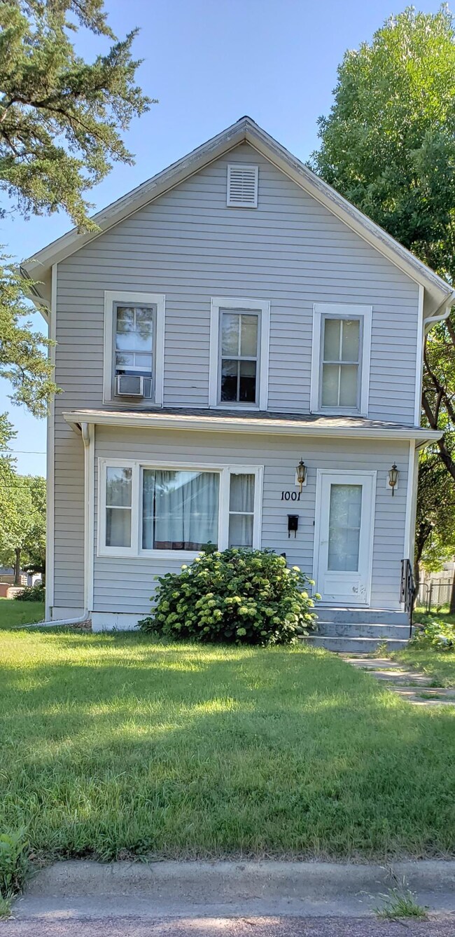 1001 W 5th Ave