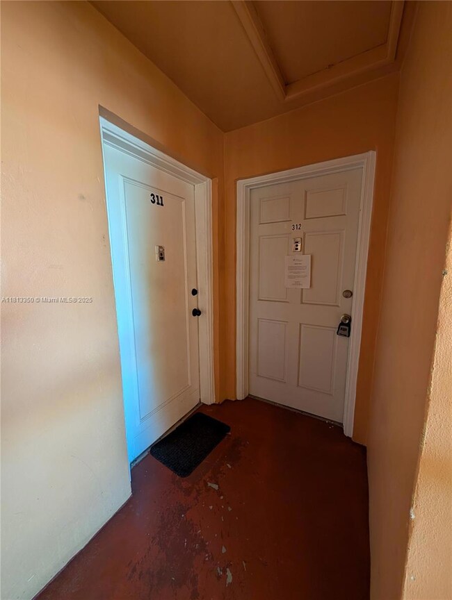 19080 NE 3rd Ct unit 311, Miami, FL 33179 - photo 4