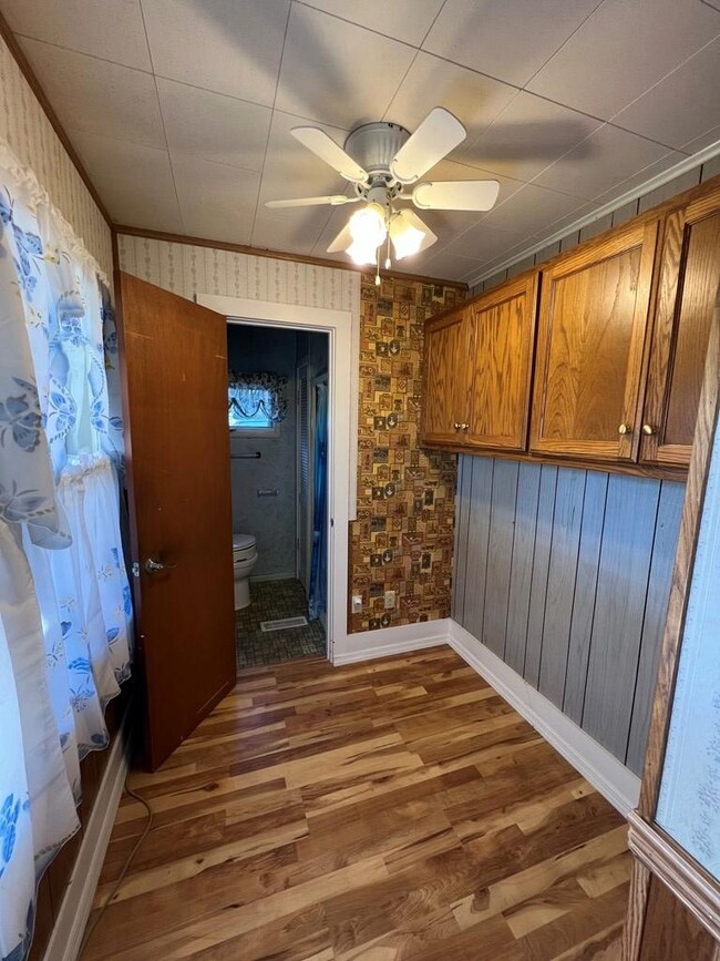 424 N Wood St, Loudonville, OH 44842 - photo 5