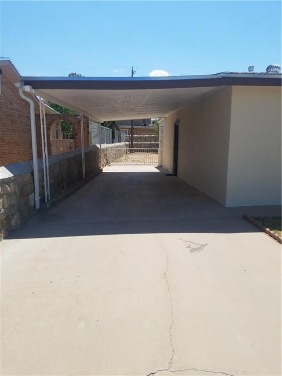 7868 Clover Way, El Paso, TX 79915 - photo 4